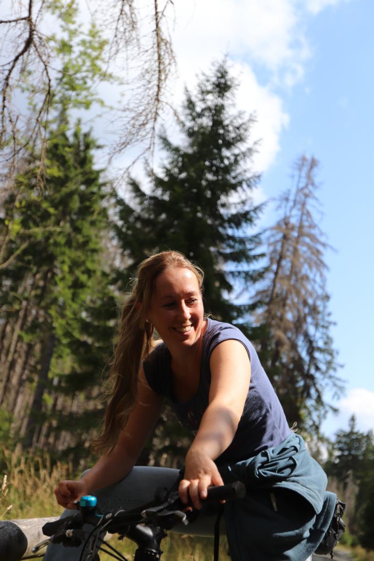 Sabrina beim Mountainbiking im Harz