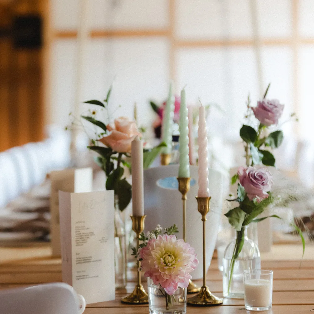 Floristik und Deko für Location - Scheunenhochzeit im Harz in Earls Lane